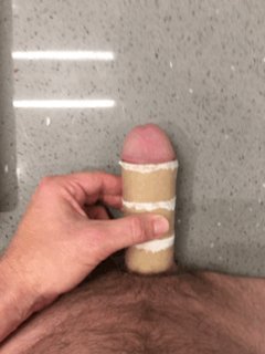 Failing the toilet paper girth test. Porn Gif